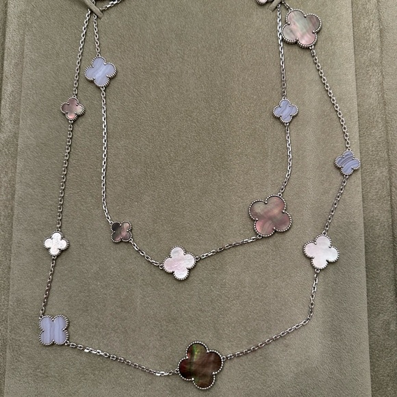 Van Cleef and Arpels Magic Alhambra Long 16 Motifs Necklace. - Picture 3 of 7